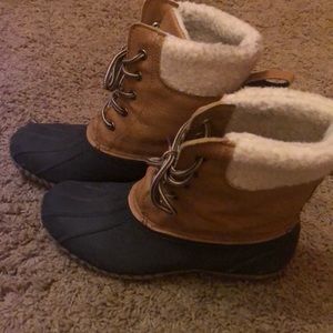 Duck boots